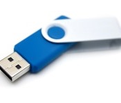 pendrive abbandonate in un parcheggio aziendale in Germania