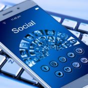 micro-cheating-tradimento-social